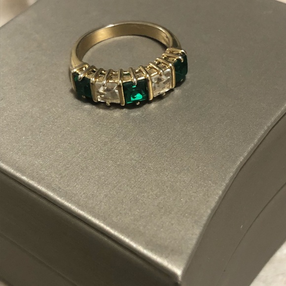 wedding or anniversary band/ring - Picture 4 of 5